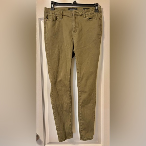 Judy Blue Olive Army Green denim jeans Size 13 or 31 Skinny Fit 5 pocket design - Picture 1 of 9